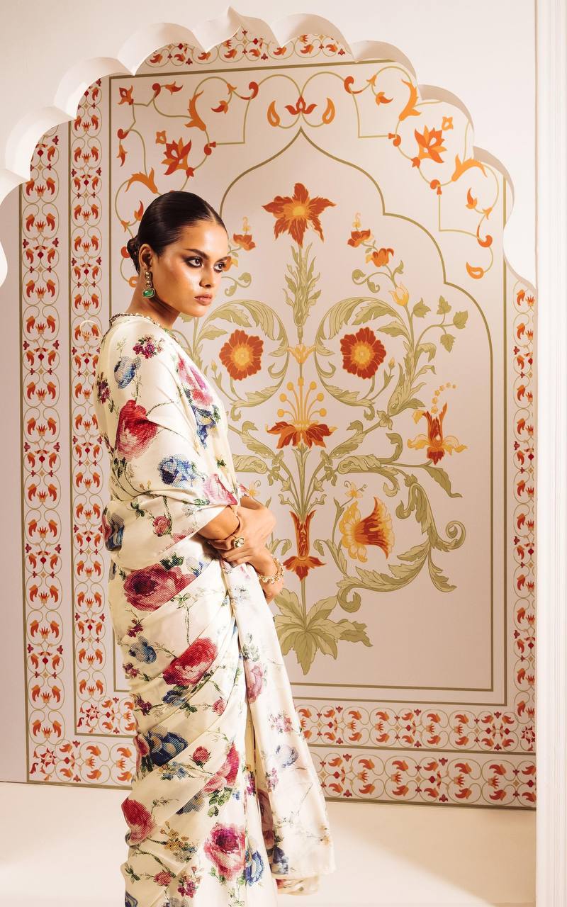 Ivory Floral Printed Saree with Elegant Soft Fabric Premium Party Wear & Designer Ethnic Saree for Women