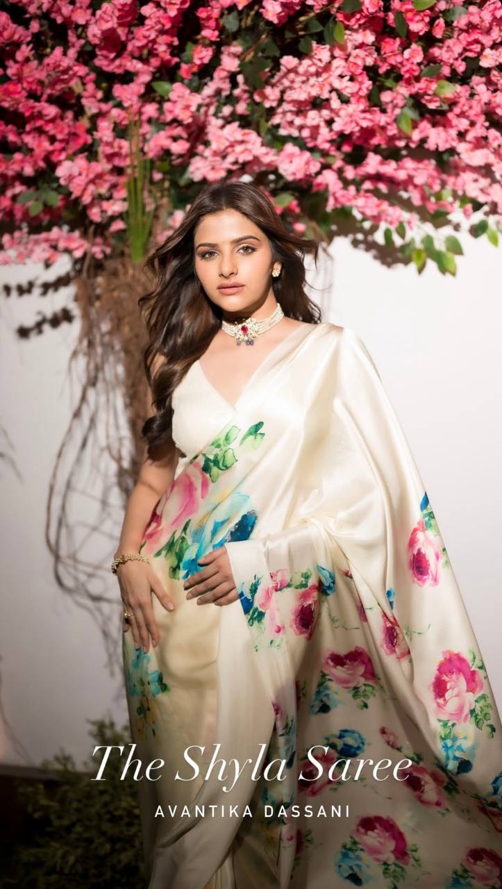 Cream Floral Printed Saree with Soft Pastel Design – Elegant Party, Day & Summer Wear Saree for Women