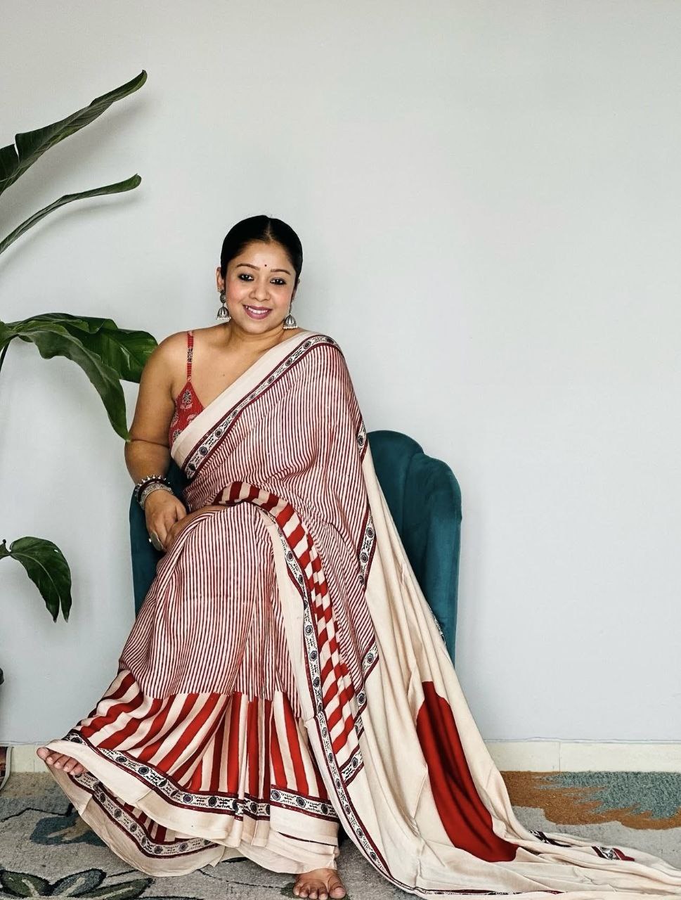 Ivory & Maroon Striped Cotton Saree with Bold Polka Dot Pallu – Elegant Casual & Office Wear Saree for Women