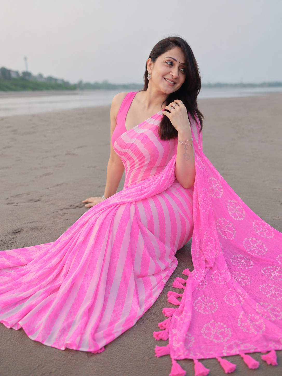 Pink Leheriya Chiffon Saree with Bandhani Pallu