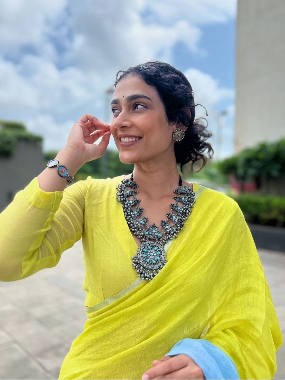 Lime Yellow & Sky Blue Linen Saree with Dual Tone Contrast