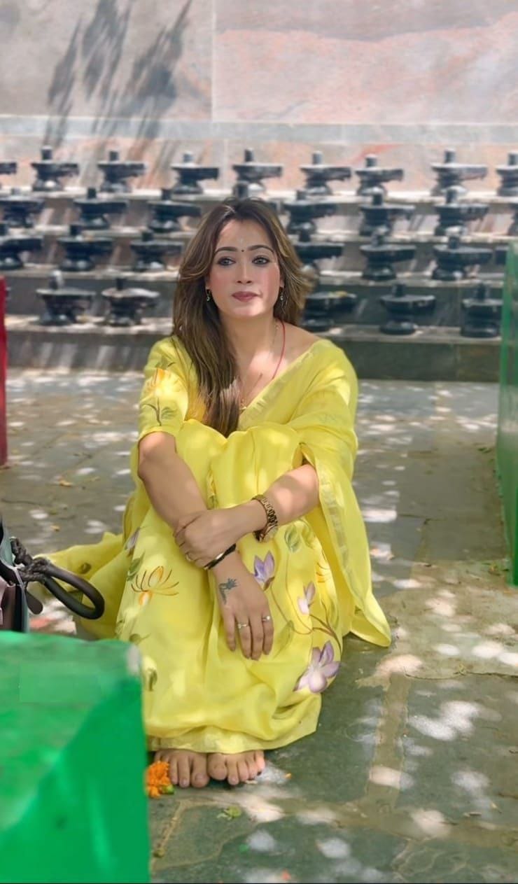 Yellow Floral Linen Saree with Hand Painted Design