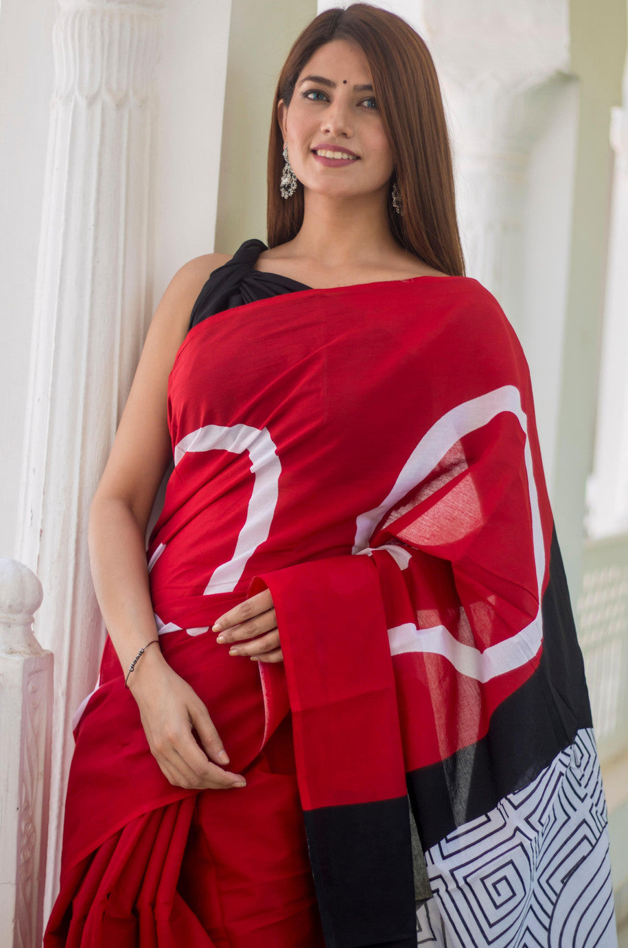 Vibrant Red and Black Abstract Printed Saree