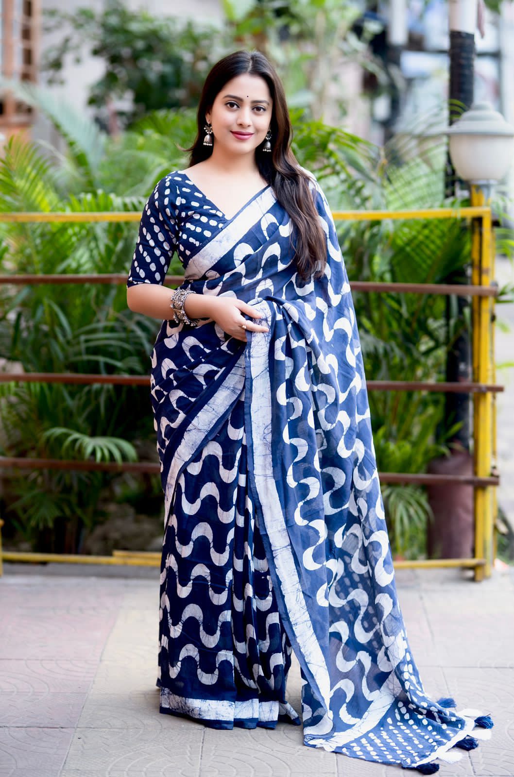 Navy Blue and White Wave-Pattern Batik Saree