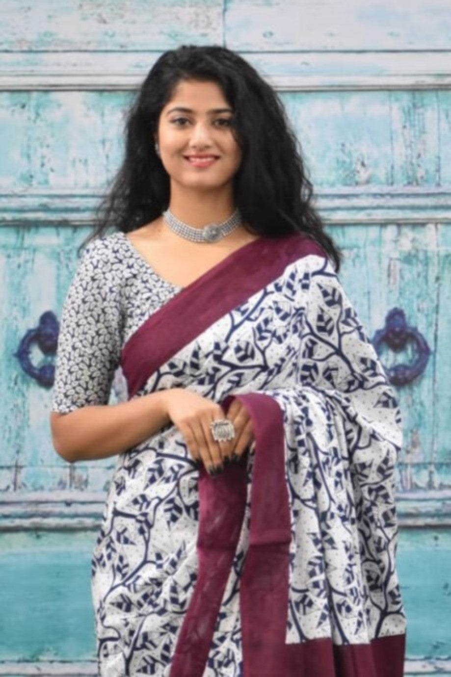 Cream and Indigo Floral Printed Saree